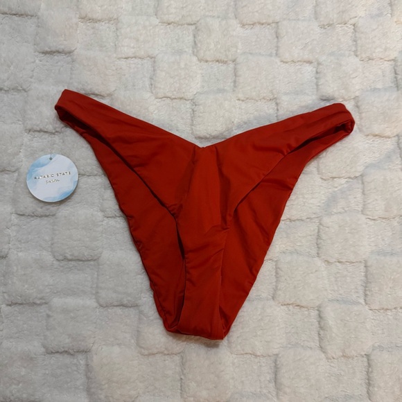 Dippin Daisy’s Red V-Cut Cheeky Swim Bikini Bottom , Women’s Small NWT - Picture 1 of 4